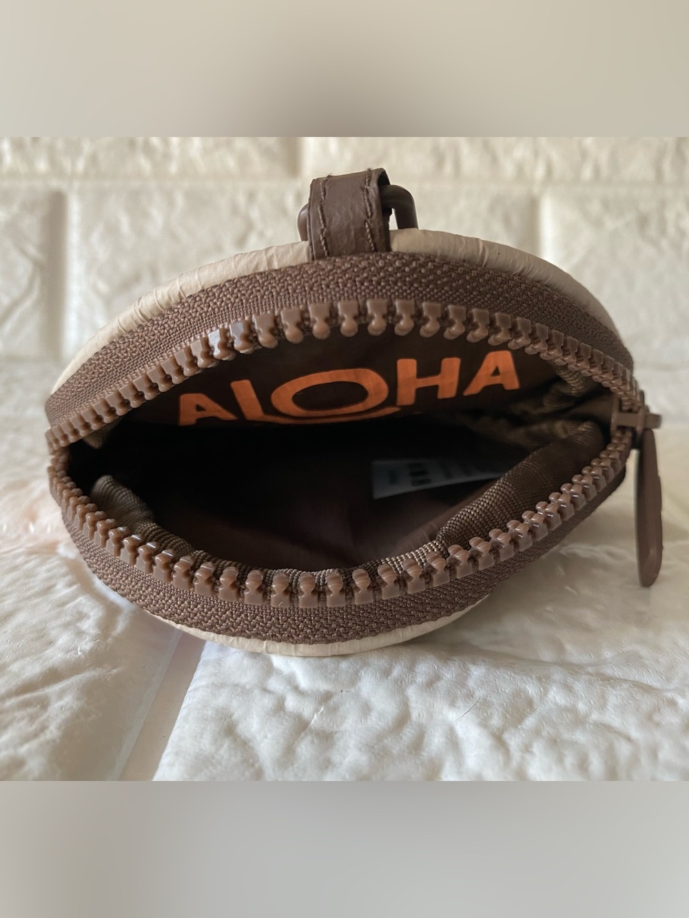 ALOHA Collection Cutie Zip Pouch Keychain Bag Charm - Picture 5 of 8